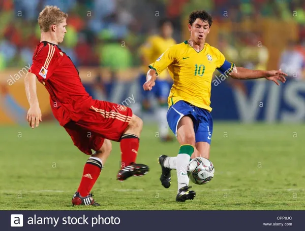 Meia que estava no futebol árabe também foi o eleito o melhor jogador da competição e tem passagem pela Seleção Brasileira