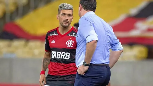 Meia uruguaio não parece estar feliz com o Flamengo em sua volta