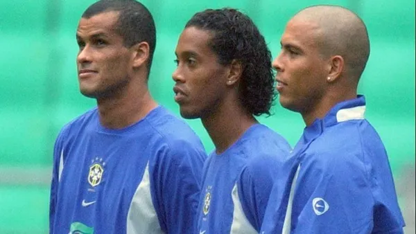 Melhor jogador do mundo pela FIFA de 1999 escolheu o seu melhor de 2020