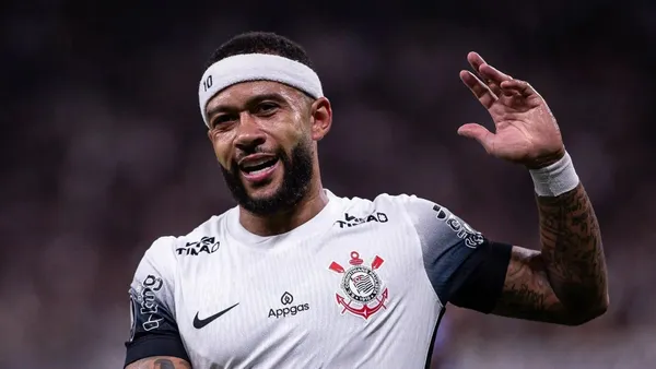 Memphis Depay em partida pelo Corinthians. Foto: Victor Froes/Agência F8/Estadão Conteúdo