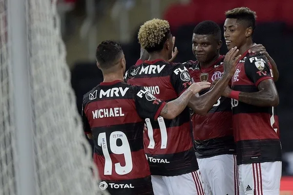 Mengão ainda estuda as todas as opções do elenco