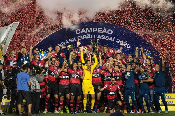 Mengão estreia contra o Palmeiras na busca do tricampeonato