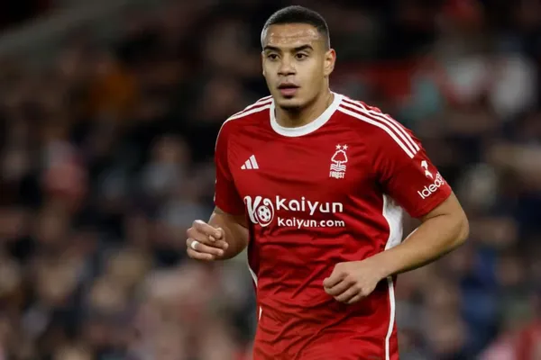 Murillo, zagueiro do Nottingham Forest desperta interessa no Chelsea — Foto: Getty Images