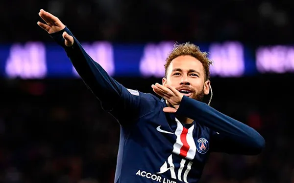 Na França, eles apontam que Neymar e arredores já estão em contato com a diretoria do PSG para prorrogar o contrato, que termina no verão de 2022