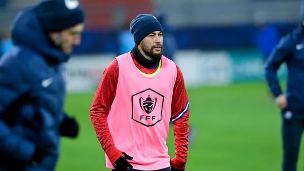 Neymar acelera para chegar à partida de volta contra o Barcelona na Liga dos Campeões no dia 10 de março