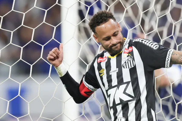 Neymar desabafou após empate contra o Corinthians. Foto: Marcello Zambrana/AGIF