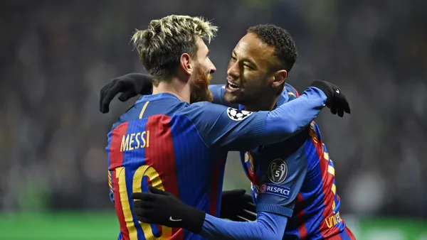 Neymar e Messi se tornaram grandes amigos no Barcelona e também jogaram juntos no PSG