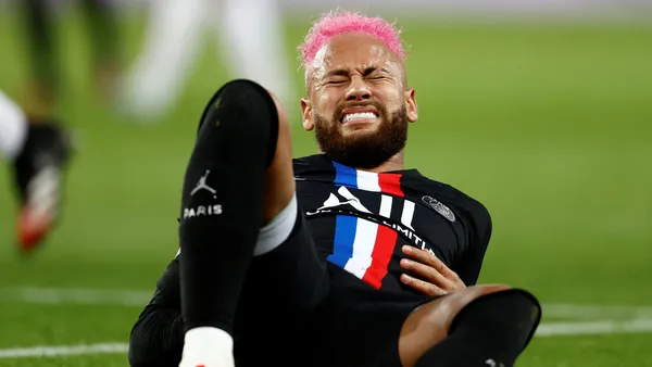 Neymar mais uma vez mesclou momentos de talento com lesões e expulsões