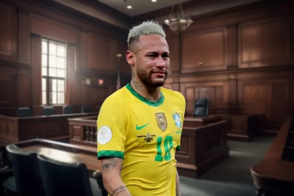 Neymar triste com a camisa da Seleção Brasileira