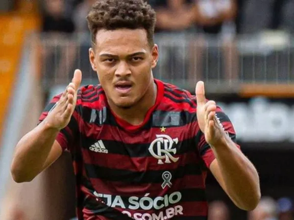 O atacante de 19 anos marcou os dois gols de Mengao contra Macaé