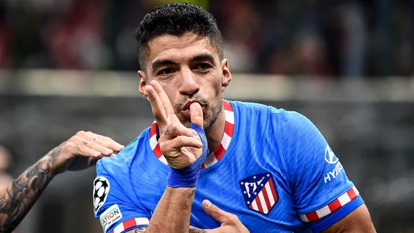 O clube que foi humilhado pelo Verdão e quer gastar fortuna em Suárez