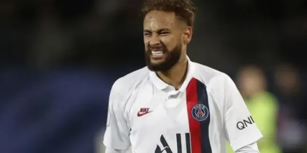 O craque brasileiro, Neymar, deixou sua terra natal e rumou a Paris por meio das redes sociais craque brasileiro , Neymar , deixou sua terra natal e rumou a Paris por meio das redes sociais