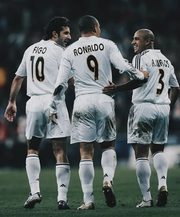 O ex-lado esquerdo revelou alguns eventos desconhecidos até agora de seus anos de convivência com o ‘Fenômeno