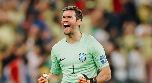 O goleiro foi convocado e perderá os jogos contra o Peru e o Chile