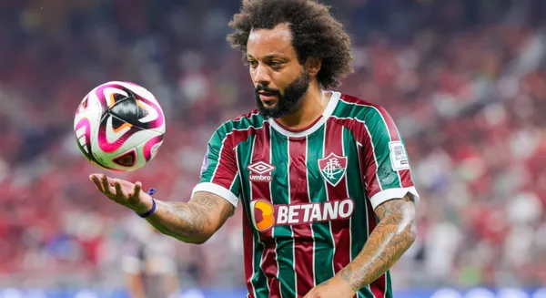 O lateral-esquerdo veste a camisa do Fluminense e conquistou a Copa Libertadores da América