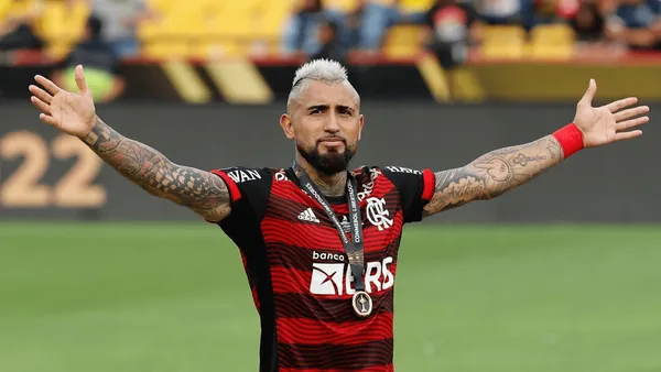 O meio-campista esteve perto de fechar contrato com os Águilas do Club América, mas acabou acertando com o Flamengo do Brasil