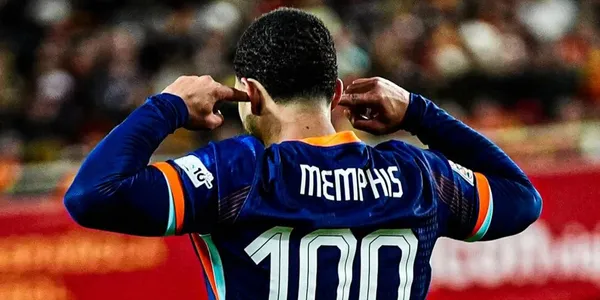 O prêmio que Memphis Depay recebe (Foto: Holanda)