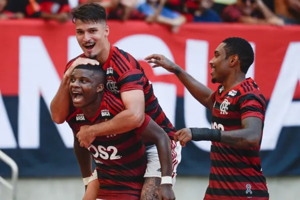 O primeiro tempo da partida contra o Junior Barranquilla foi surpreendente