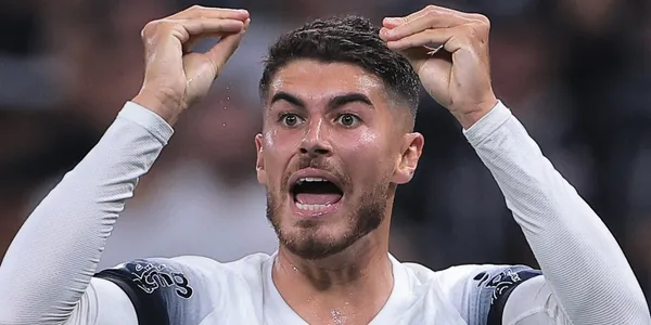 O que Pedro Raul fez que deixou a torcida do Corinthians nervosa (Foto: Corinthians)