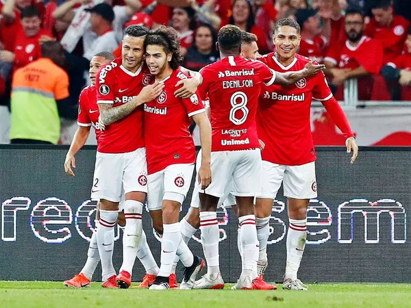 O torcedor do Internacional se cansou dos maus resultados e foi contra esses jogadores