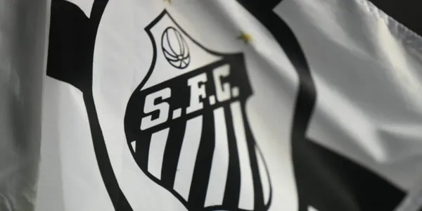 O torcedor santista não tem um dia de paz na Vila Belmiro