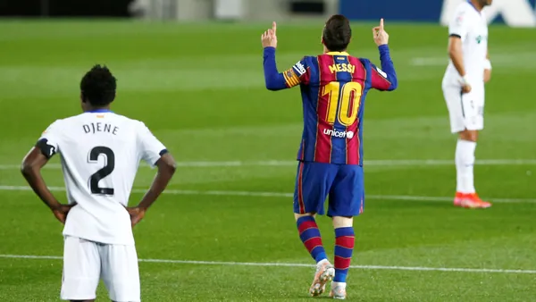 Os torcedores dos catalães aguardavam o anúncio da renovação na quinta-feira, porém, da Espanha informam que as negociações ainda estão longe de chegar a um acordo no mercado de transferências