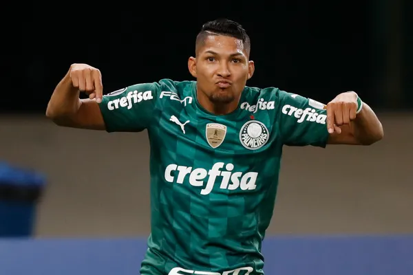 Palmeiras busca classificação para evitar vexame