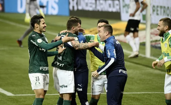 Palmeiras engatou a quarta vitória seguida em três competições diferentes