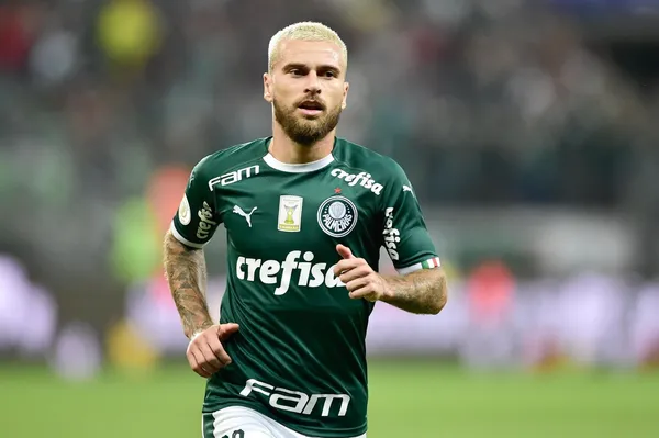 Palmeiras quer tirar meia estrangeiro que atua no futebol brasileiro