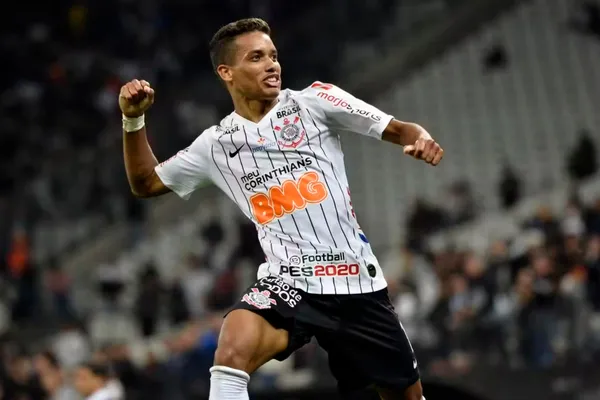 Pedrinho em ação pelo Corinthians — Foto: Marcos Ribolli