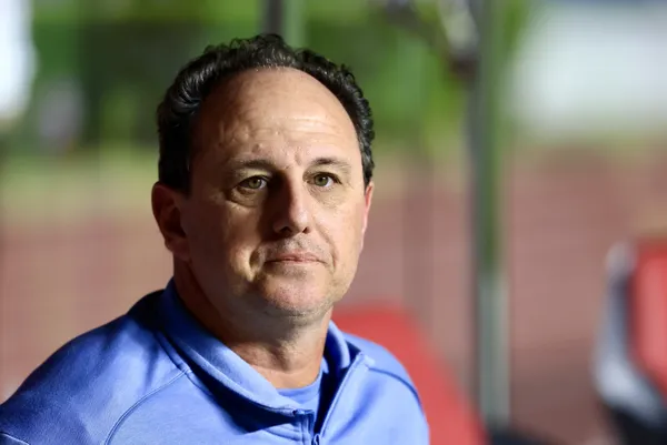 Rogério Ceni reclamou da arbitragem. Foto: Rafael Rodrigues/EC Bahia