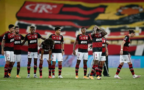 Rubro-negro foi eliminado precocemente na competição em que é o atual campeão