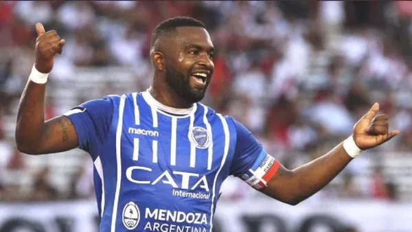 Santiago 'Morro' García, excompañero de Wilder Cartagena, suicidou-se esta manhã e lamentou o futebol mundial com a perda irreparável. Ele estava em tratamento psiquiátrico