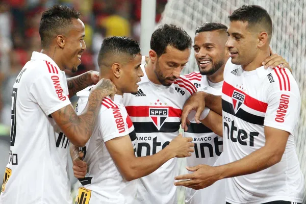 São Paulo espera adicionar uma nova estrela e encerrar uma longa seca de títulos