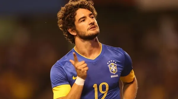 Segundo a imprensa italiana, o atacante de 31 anos pode ingressar na seleção argentina, tornando-se um dos grandes golpes do mercado argentino