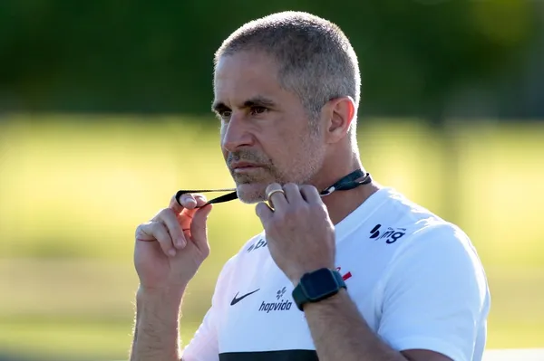 Sylvinho mostrou o quanto queria assumir o Corinthians