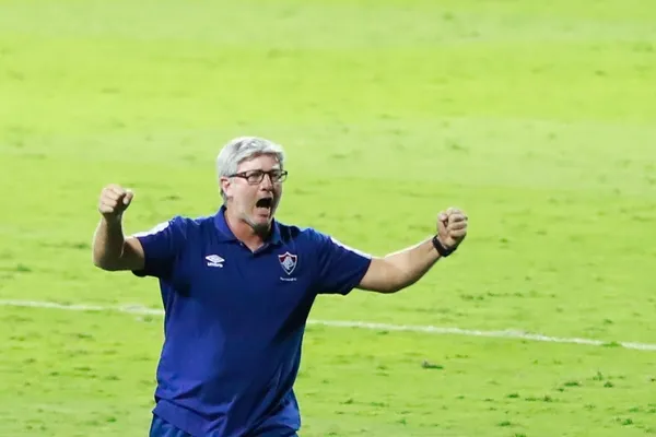 Técnico do Fluminense ficou muito feliz com desempenho