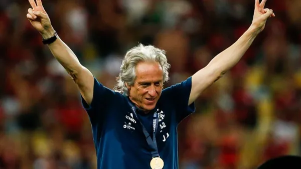 Técnico português sente saudade de quando comandava o Mengão