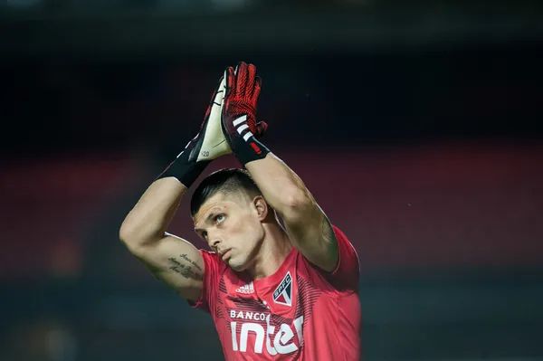 Tiago Volpi está de saída do São Paulo