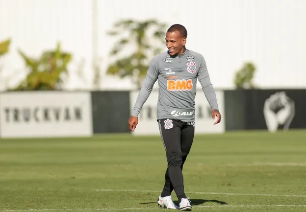 Timão vive situação delicada com saídas inesperadas do elenco