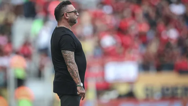 Time vencia por 1 a 0, mas levou gol no último lance da partida e perdeu a chance de alcançar o Palmeiras na liderança