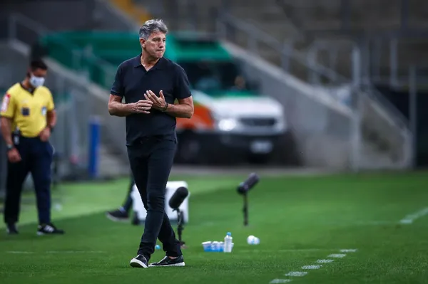 Treinador está sem clube há duas semanas