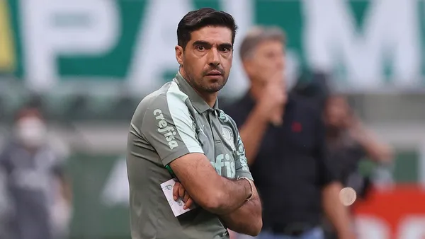 Treinador se envolveu em polêmica com jogador do Monterrey no Mundial