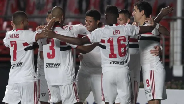 Tricolor volta a jogar após quase um mês longe dos gramados