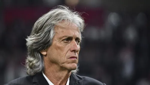 Um antigo futebolista do Granada garantiu que o estilo do Benfica é igual ao do FC Barcelona, palavras que pesaram muito para Jorge Jesús