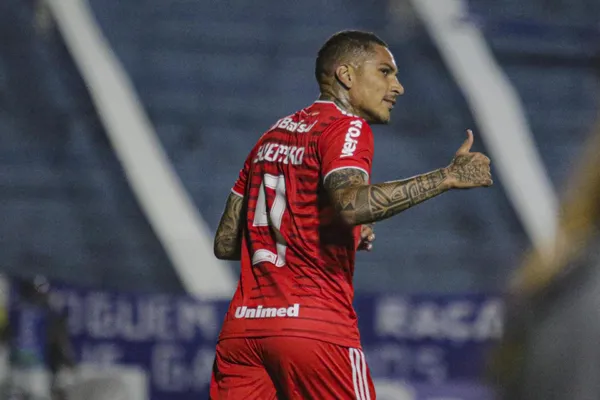 Um golo bem feito de Paolo Guerrero significou o 6-1 do Internacional sobre o Aimoré e o reencontro com o golo ao cabo de vários meses