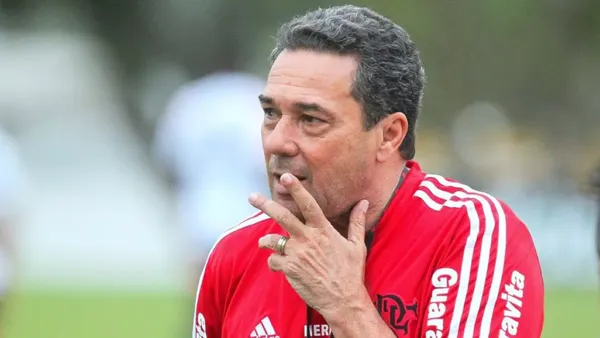 Um técnico com passagem recente pelo Flamengo quer levar jogadores para o seu time
