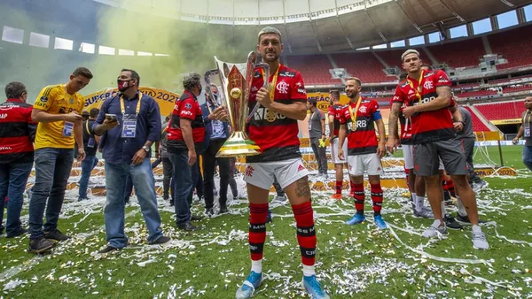 Uruguaio foi eleito o melhor jogador da decisão