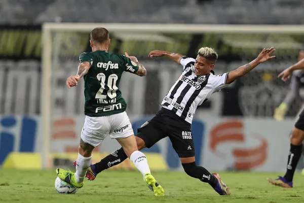 Verdão busca atacante após recusa de Rafael Borré