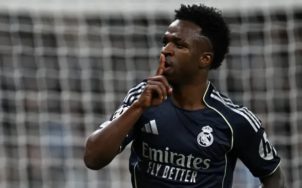 Vini Jr comemora gol do Real Madrid sobre o Manchester City, na Champions League (Foto: Paul Ellis/AFP
